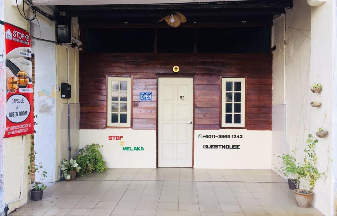 Stop @Melaka Guesthouse Екстериор снимка